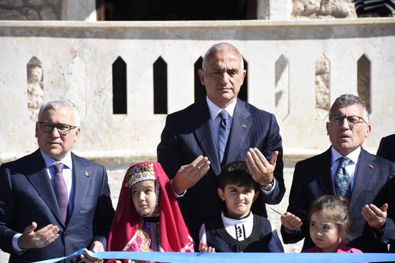 Bakan Ersoy: Halk kütüphanelerimizi çok işlevli merkezler haline getiriyoruz