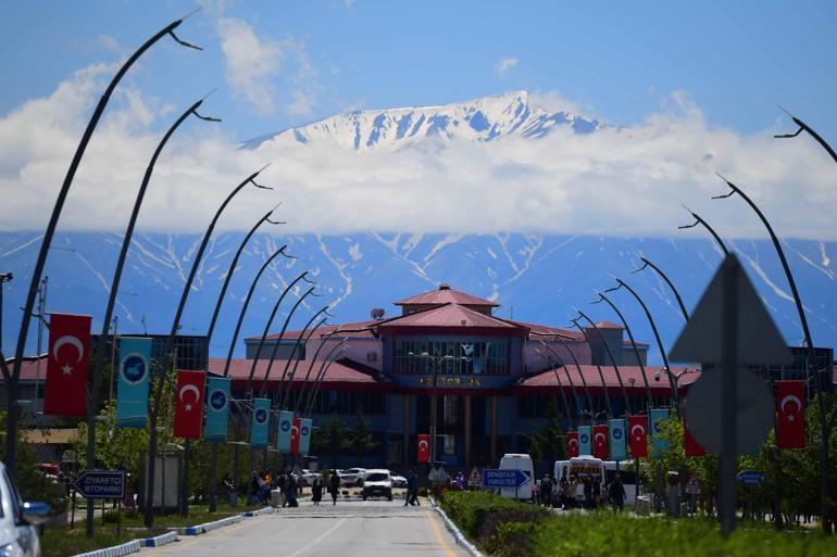 Van YYÜden Rojin Kabaiş açıklaması