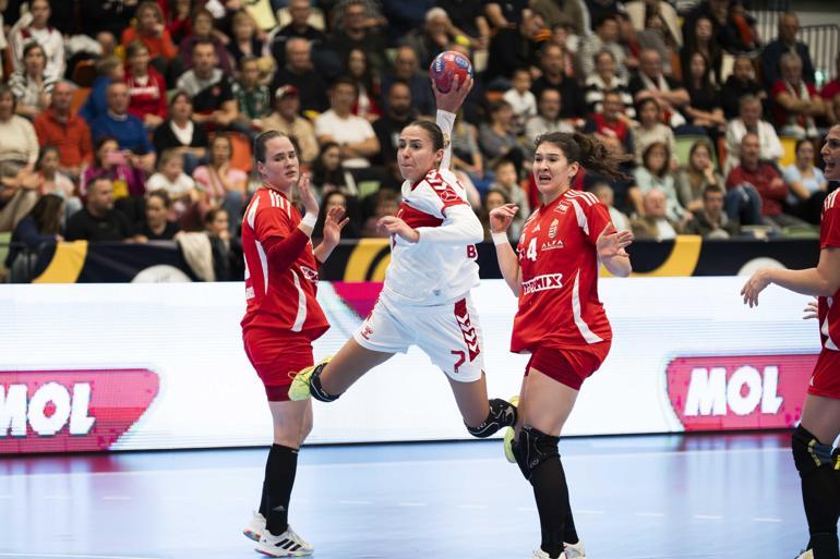 A Milli Kadın Hentbol Takımı, Macaristan’a yenildi