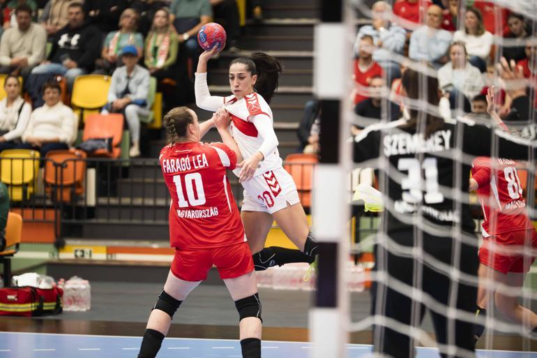 A Milli Kadın Hentbol Takımı, Macaristan’a yenildi