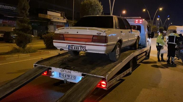 İkinci kez alkollü yakalandı, otomobilin çekilmemesi için polise dil döktü; o anlar kamerada