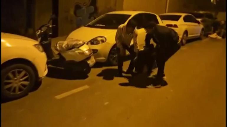 Eyüpsultanda inşaat şirketine ve sahibinin evine aynı gün silahla ateş açan şüpheliler kamerada