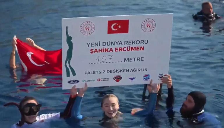 Şahika Ercümenden cumhuriyetin 102nci yılı ve Gazze için yeni dünya rekoru