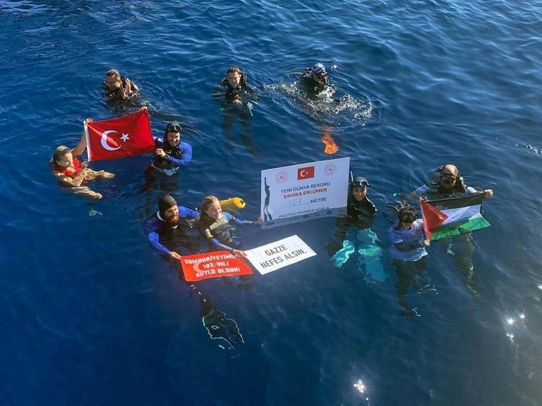 Şahika Ercümenden cumhuriyetin 102nci yılı ve Gazze için yeni dünya rekoru