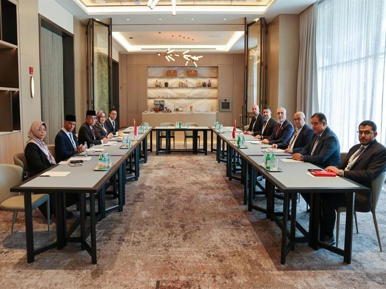 Bakan Işıkhan, Endonezya İşgücü Bakanı Yassierli ile bir araya geldi