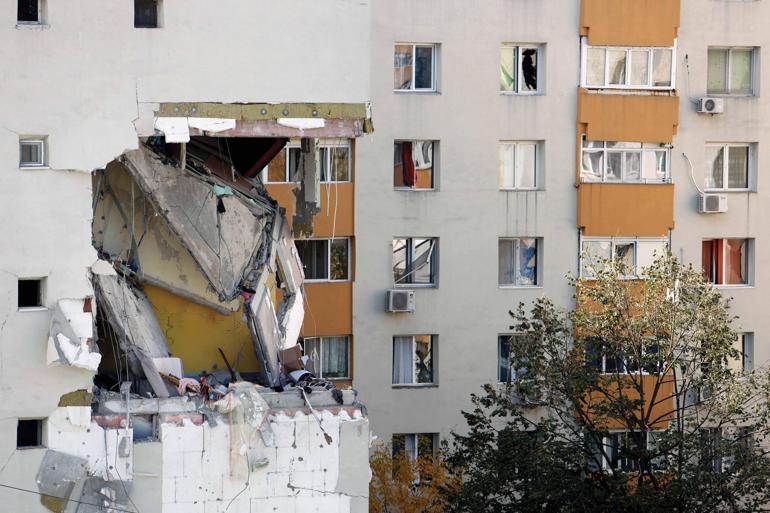 Romanya’da apartmanda patlama: 3 ölü, 13 yaralı