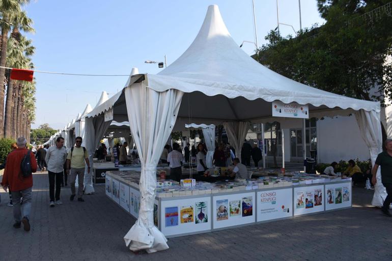 İZKİTAPFEST-İzmir Kitap Fuarı 6ncı kez kapılarını açtı