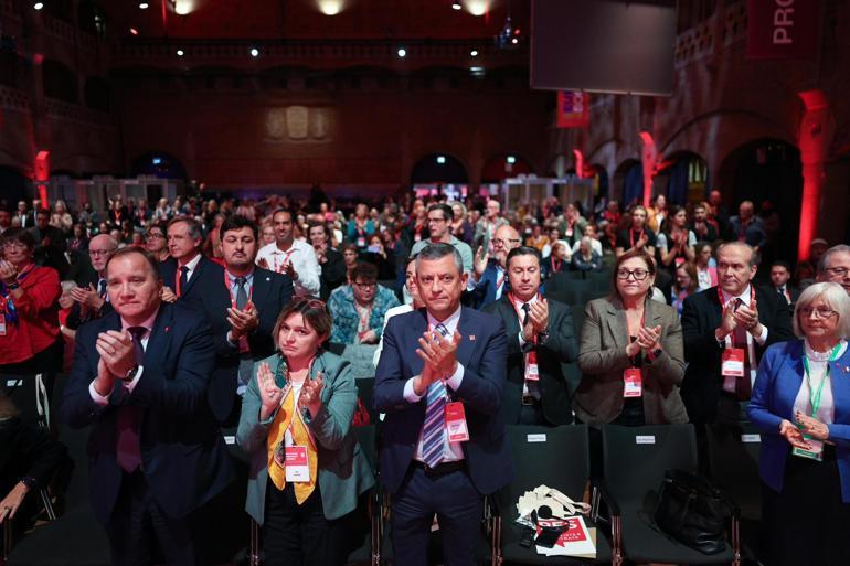 Özgür Özel, Hollandada Avrupa Sosyalist Partisi kongresine katıldı