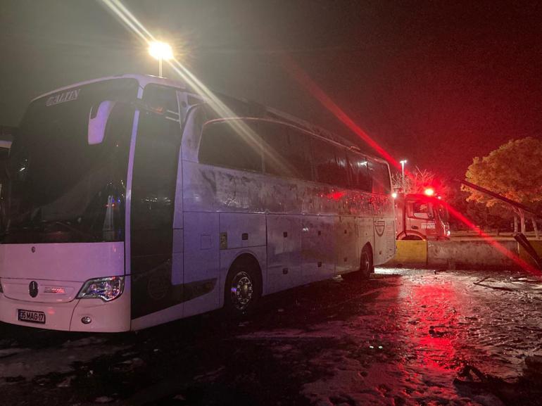 AŞTİ’de park halindeki yolcu otobüsü yandı