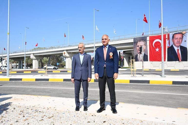 Antalya trafiğini rahatlatacak kavşaklar bakanlar Uraloğlu ve Ersoy’un katılımıyla açıldı