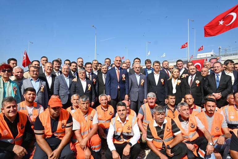 Antalya trafiğini rahatlatacak kavşaklar bakanlar Uraloğlu ve Ersoy’un katılımıyla açıldı