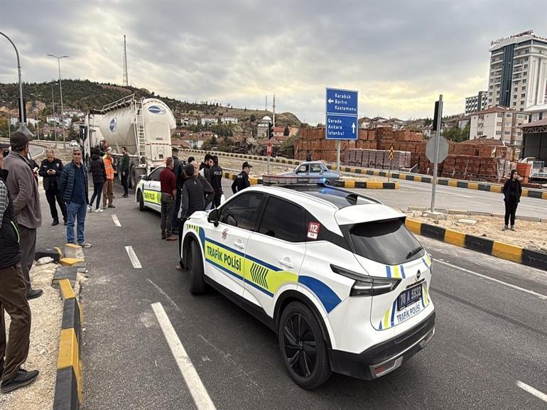 Futbol maçından dönen sporcuları taşıyan minibüs TIRla çarpıştı; 9 çocuk yaralandı