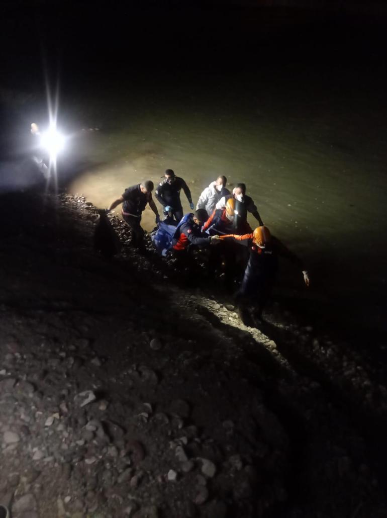 Batman Çayında kıyıya vurmuş erkek cesedi bulundu