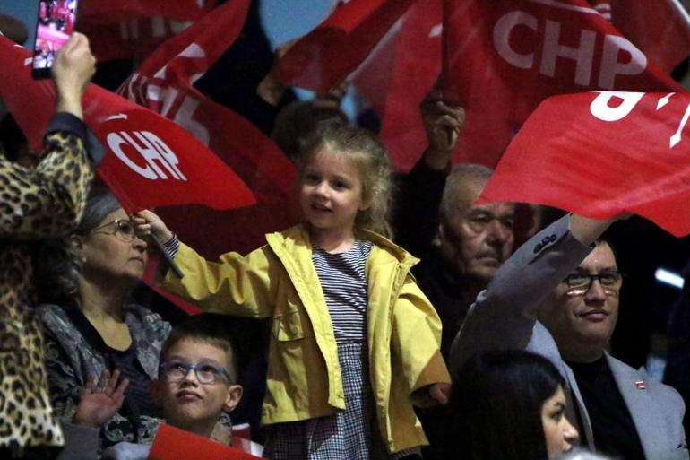 Özgür Özel : Beni seven arkamdan gelsin