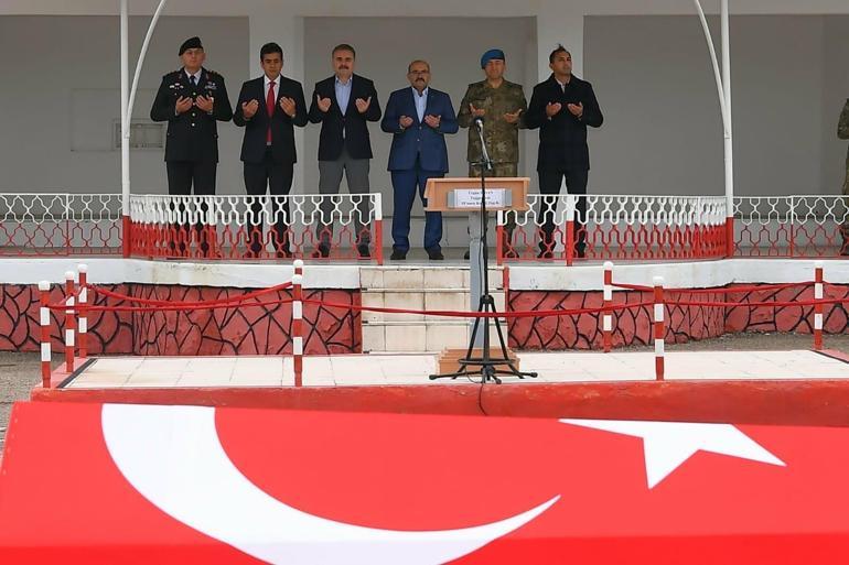 Otomobil gasbetti, 2 kişiyi öldürüp, 2si polis 7 kişiyi yaraladı; çatışmada etkisiz hale getirildi