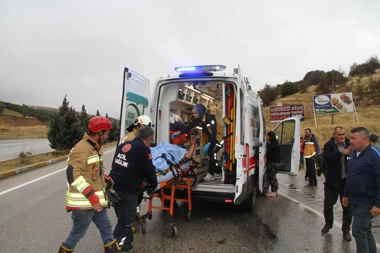 Manisa’da otomobil ile kamyonet çarpıştı; 1 bebek öldü, 5 yaralı