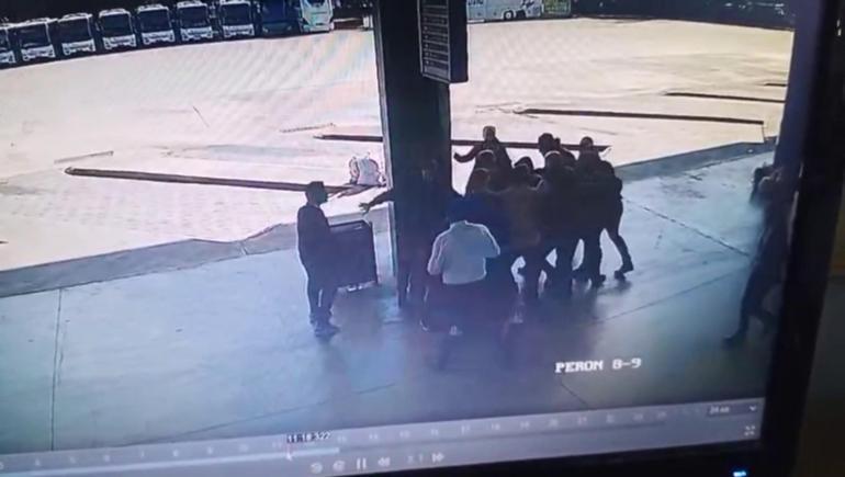 Otogarda etrafa ateş açtı, polis tarafından bacağından vurulup yakalandı