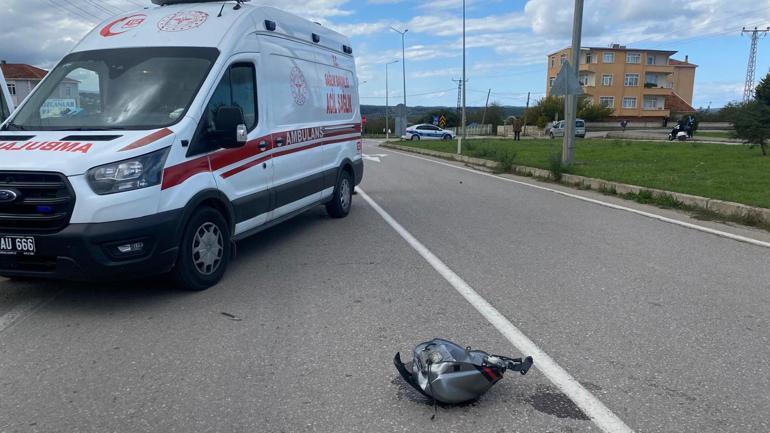 Sinop’ta hafif ticari araca çarpan 2 motosikletin sürücüleri yaralandı