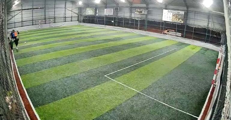 Balıkesirde dehşet saçan saldırgan, polisle çatışma öncesi halı sahada da ateş etmiş; o anlar kamerada