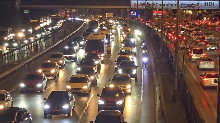 İstanbulda trafik yoğunluğu yüzde 78e ulaştı