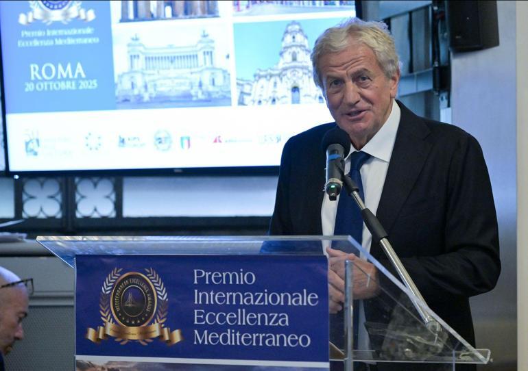 Kenan Yıldız’a İtalya’da Akdeniz Mükemmeliyet Ödülü