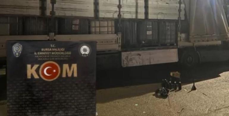 Bursada 26 bin litre kaçak akaryakıt ele geçirildi: 2 gözaltı