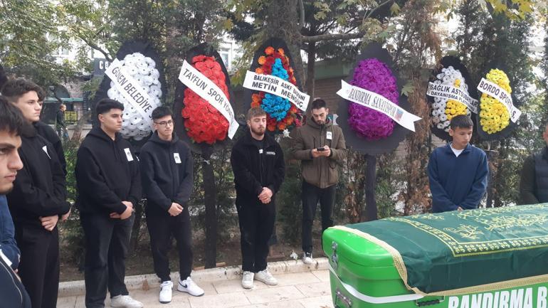 Antrenmanda kalp krizi geçiren kaleci hayatını kaybetti