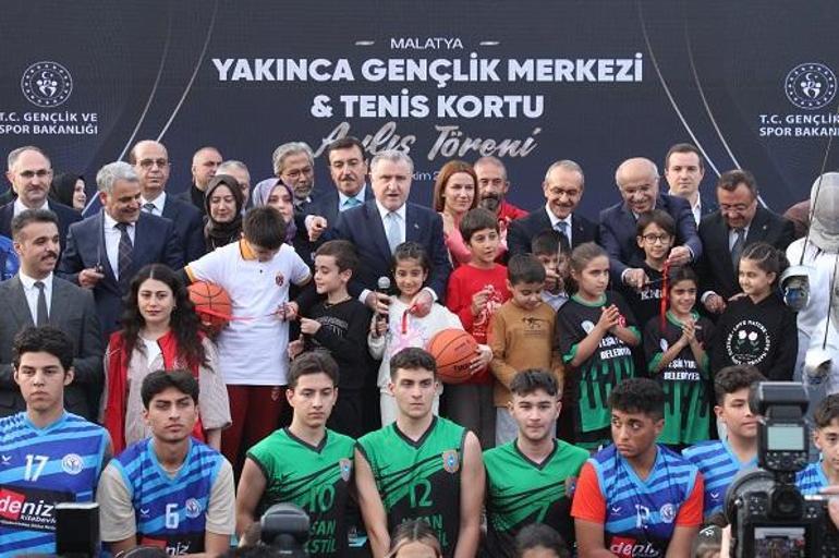 Bakan Bak: Sporun birleştirici gücünü kullanıyoruz