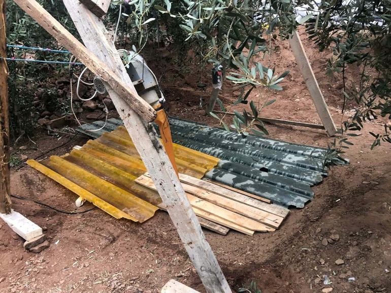 Bahçesinde kaçak tarihi eser kazısı yaparken suçüstü yakalandı