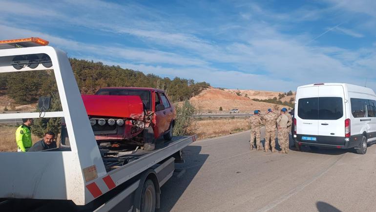 Kırıkkale’de 3 aracın karıştığı kazada 4 kişi yaralandı