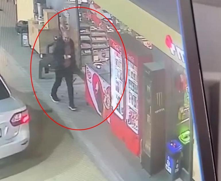 Cam kapıyı fark etmeyince başını çarptı; o onlar kamerada