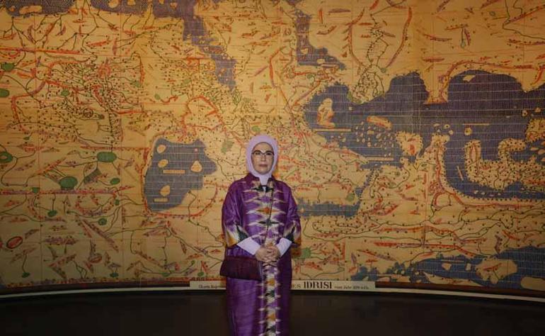 Emine Erdoğan, Katarda İslam Eserleri Müzesini ziyaret etti
