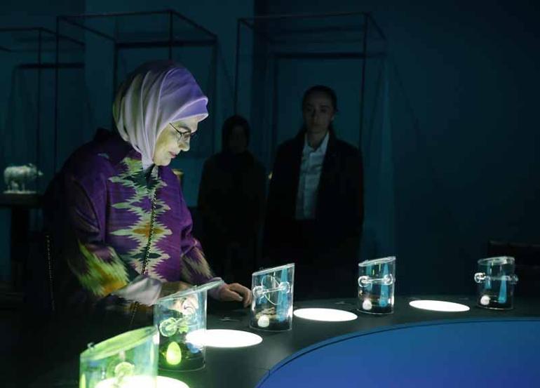 Emine Erdoğan, Katarda İslam Eserleri Müzesini ziyaret etti