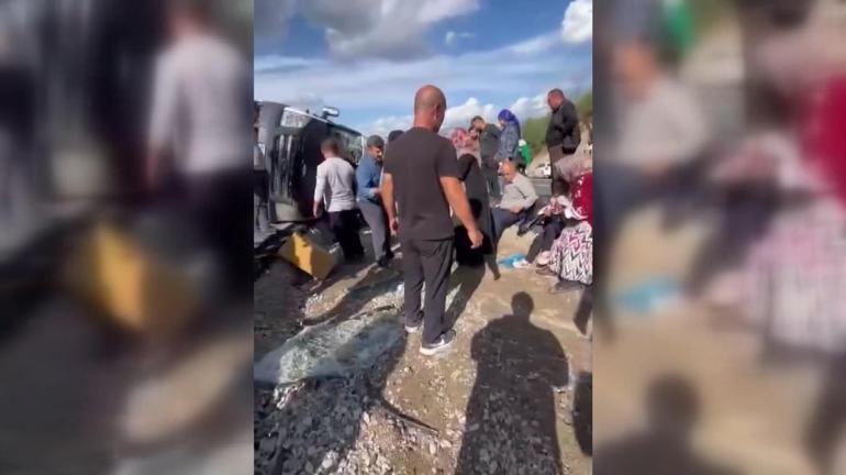 Osmaniye’de yolcu minibüsü refüje devrildi: 13 yaralı