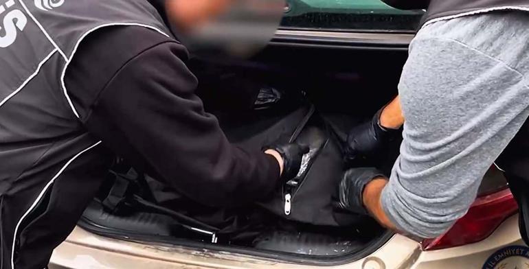 Sürücüsünün ‘dur’ ihtarına uymadığı otomobilden uyuşturucu çıktı; 2 tutuklama