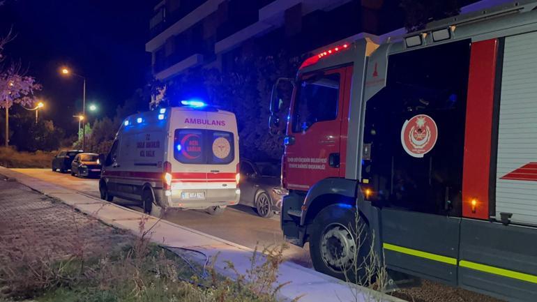 İzmir’de apartman dairesinde yangın; mahsur kalan 4 kişi ile 1 köpek kurtarıldı
