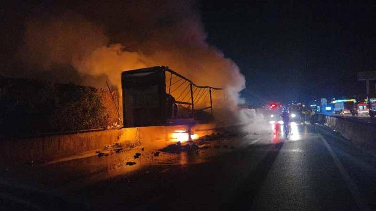 Yalovada konserve yüklü TIR, alev alev yandı