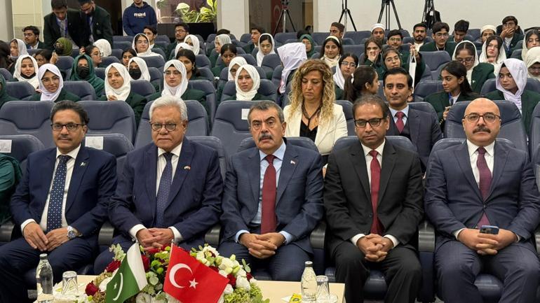 Bakan Tekin: Bizim asıl işimiz, dünyayı yaşanabilir bir mekan olarak tasarlamak