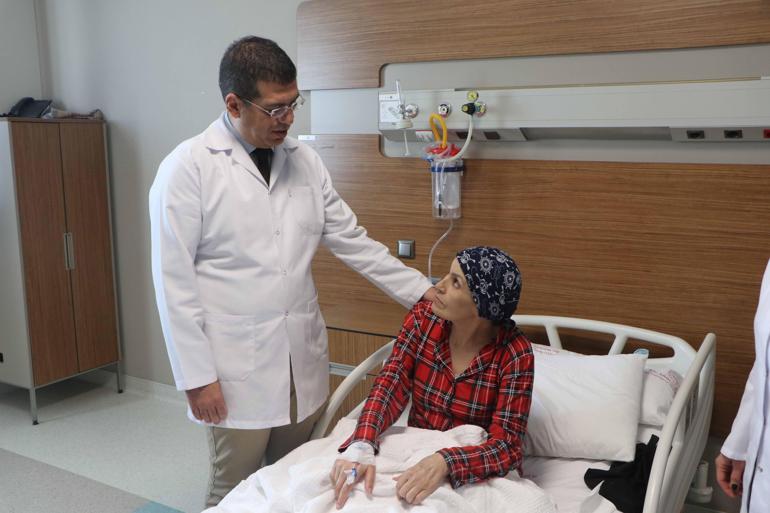 Prof. Dr. Çil: Genetik testlerle meme kanseri olmadan riskli kişiler saptanmalı