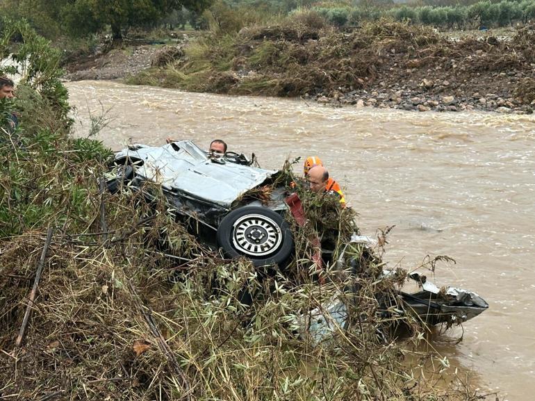 İzmirde sağanak etkili oldu; 1 kişi kayıp