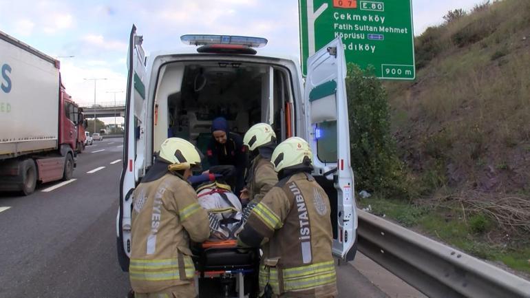 Sancaktepede otoyolda otomobil TIRın altında kaldı
