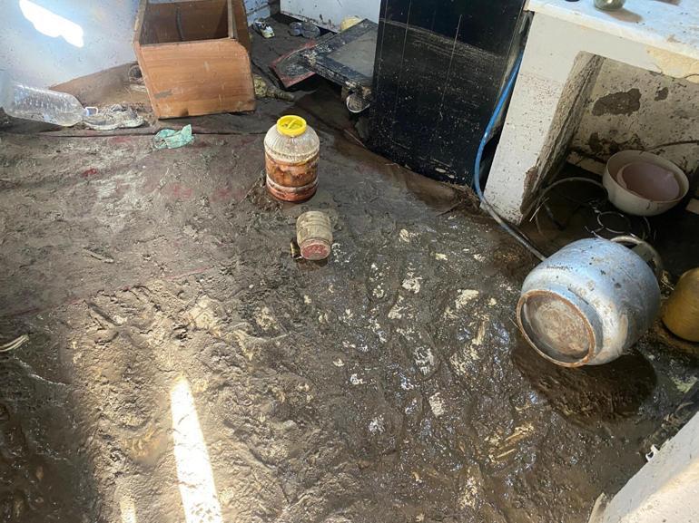 Foça’da selde kaybolan kişiyi arama çalışmaları 2’nci gününde