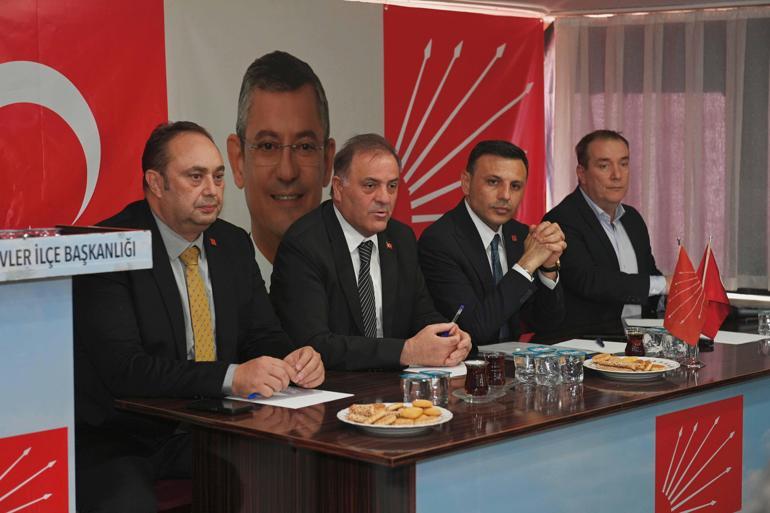 CHP İstanbul İl Başkanı seçilen Özgür Çelik mazbatasını aldı