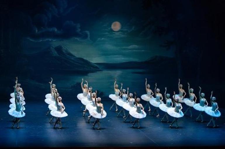 Kuğu Gölü balesi AKMde prömiyer yaptı