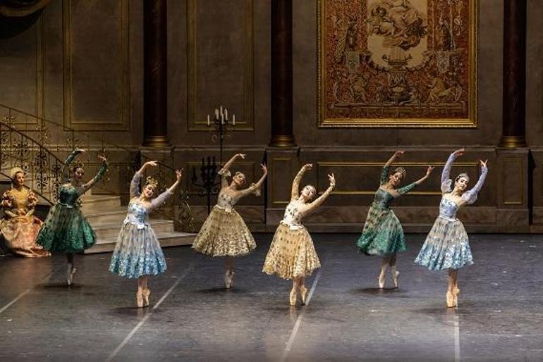 Kuğu Gölü balesi AKMde prömiyer yaptı