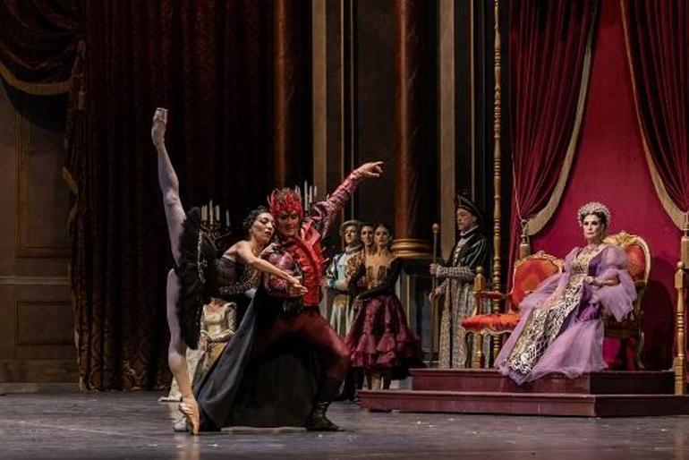 Kuğu Gölü balesi AKMde prömiyer yaptı