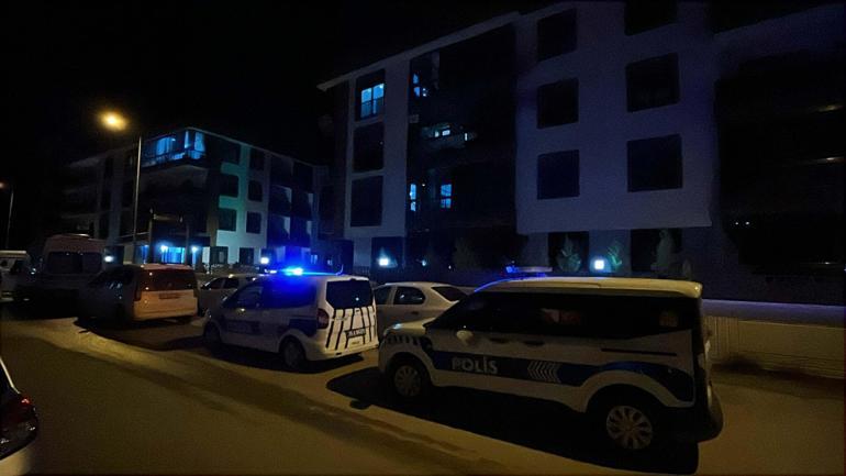 İzmirde bir evde anne, baba ve oğulları tabancayla öldürülmüş halde bulundu