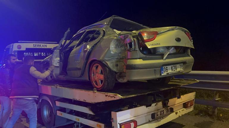 Bolu Dağı Tüneli çıkışında otomobil bariyerlere çarptı: 1’i ağır 3 yaralı