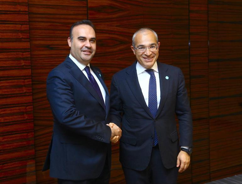 Bakan Kacırdan Baküde diplomasi trafiği