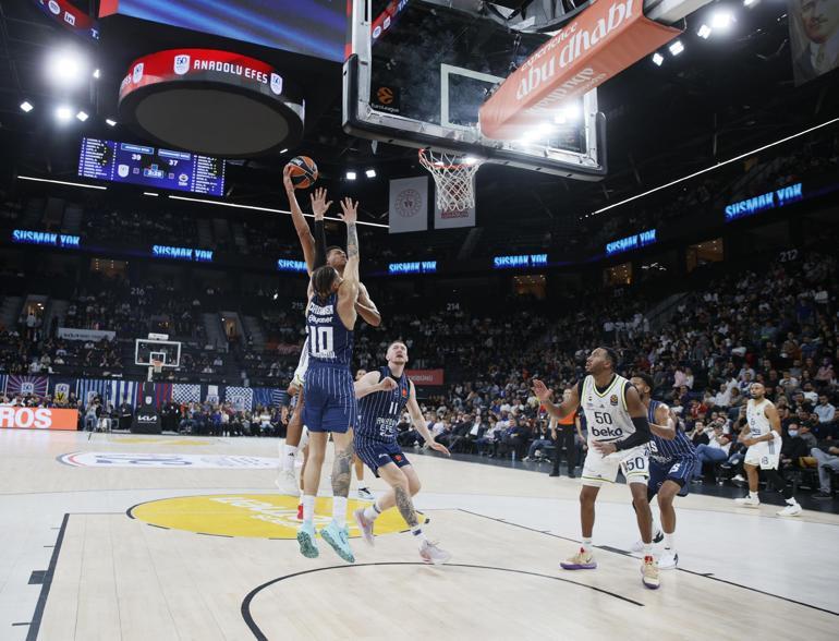 EuroLeague’deki Türk derbisinde kazanan Fenerbahçe Beko